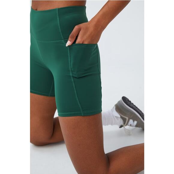 COTTON ON BODY Women's Ultimate Booty Pocket 2.0 Shorts Small Verdant Green NWT - Picture 2 of 11